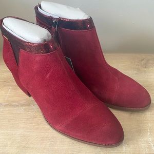 TOMS red ankle boot with snakeskin accent, size 9